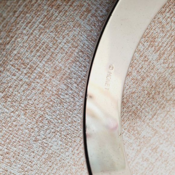 Vintage Signed Monet Brushed Matte Silver Tone 8.5" Bangle Bracelet JB734 - Picture 2 of 5